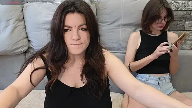 Snapshot of Vika_loves_you chatting on 6, 10, 2025 Vika loves you online show from 6, 10, 2025