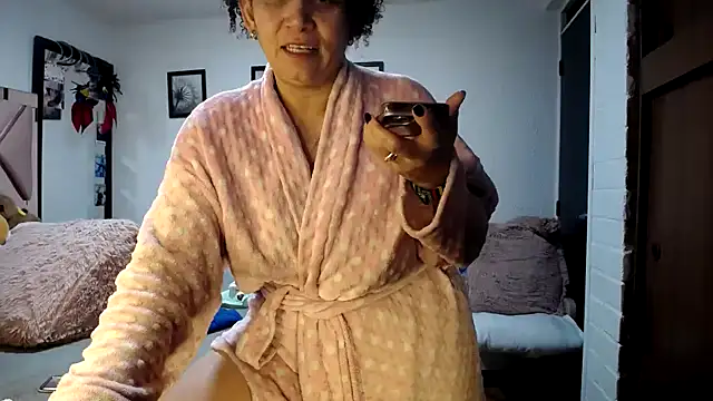 maturehoxx online show from 11, 1, 2025