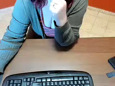 Snapshot of NikkiHolland chatting on 6, 2, 2025 NikkiHolland online show from 6, 2, 2025