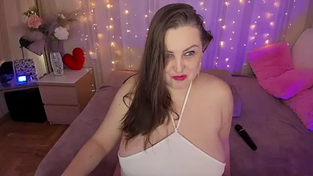 Snapshot of AdellaDulce chatting on 7, 3, 2025 AdellaDulce online show from 7, 3, 2025