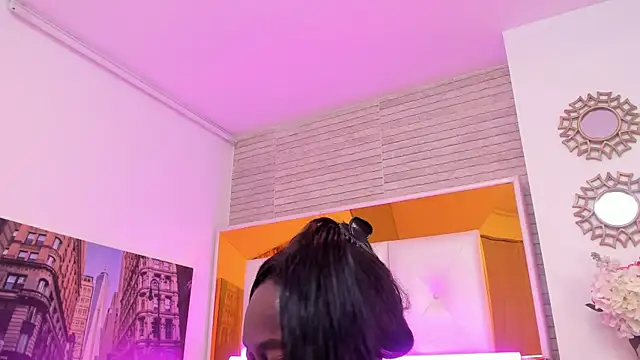 ShaniaBrownn online show from 14, 1, 2026