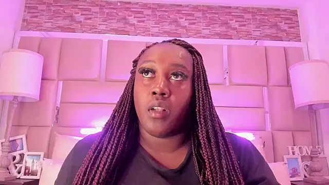 Snapshot of ShaniaBrownn chatting on 11, 5, 2026 ShaniaBrownn online show from 11, 5, 2026