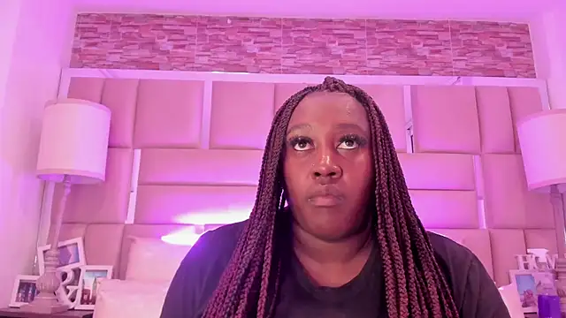 Snapshot of ShaniaBrownn chatting on 13, 5, 2026 ShaniaBrownn online show from 13, 5, 2026
