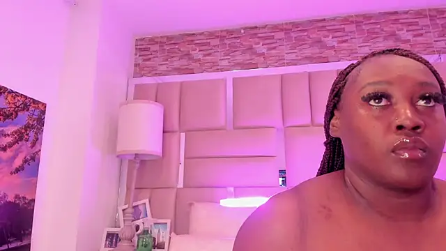 Snapshot of ShaniaBrownn chatting on 14, 5, 2026 ShaniaBrownn online show from 14, 5, 2026