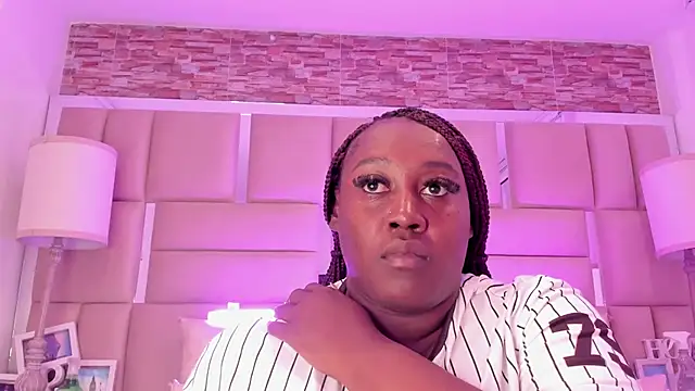 Snapshot of ShaniaBrownn chatting on 15, 5, 2026 ShaniaBrownn online show from 15, 5, 2026
