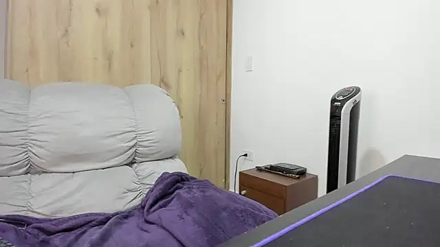 xspecialoomx online show from 19, 12, 2025