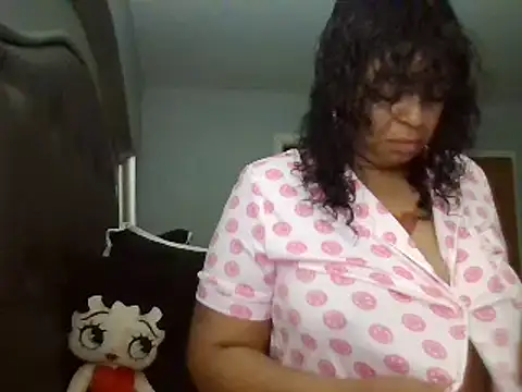 MSweetLindaParks online show from 3, 12, 2024