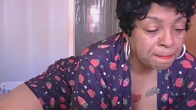 MSweetLindaParks online show from 3, 12, 2025