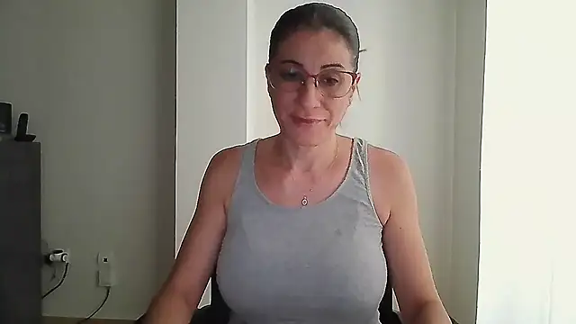 Snapshot of Sanada_hot chatting on 4, 10, 2025 Sanada hot online show from 4, 10, 2025