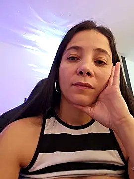 Snapshot of miaeyes chatting on 2, 2, 2026 miaeyes online show from 2, 2, 2026