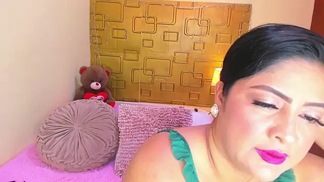 Julia Haye online show from 9, 5, 2026
