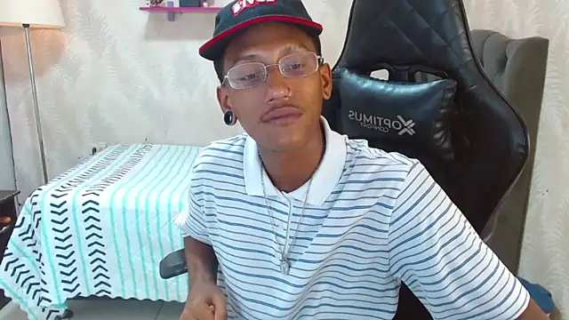 Snapshot of ManSant chatting on 15, 9, 2025 ManSant online show from 15, 9, 2025