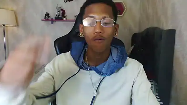 Snapshot of ManSant chatting on 17, 9, 2025 ManSant online show from 17, 9, 2025