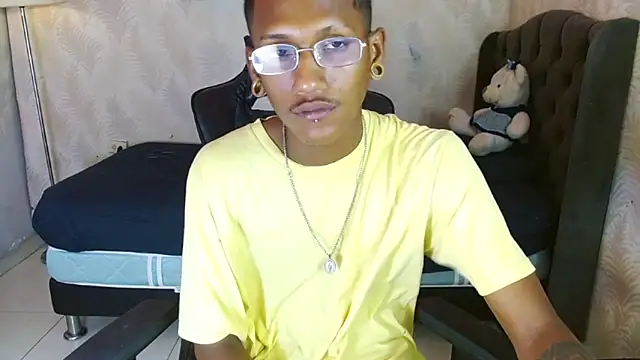 Snapshot of ManSant chatting on 11, 10, 2025 ManSant online show from 11, 10, 2025