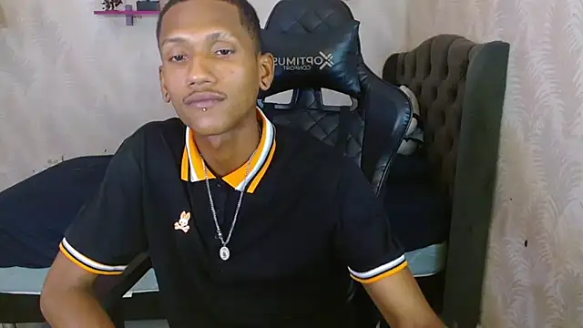 Snapshot of ManSant chatting on 13, 10, 2025 ManSant online show from 13, 10, 2025