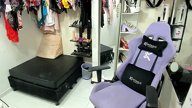 Snapshot of allsson_queen chatting on 28, 1, 2025 allsson queen online show from 28, 1, 2025