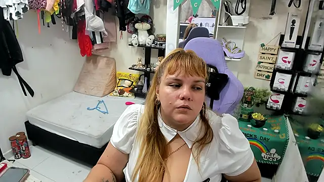 Snapshot of allsson_queen chatting on 4, 3, 2025 allsson queen online show from 4, 3, 2025