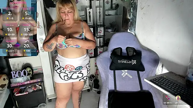 Snapshot of allsson_queen chatting on 17, 10, 2025 allsson queen online show from 17, 10, 2025