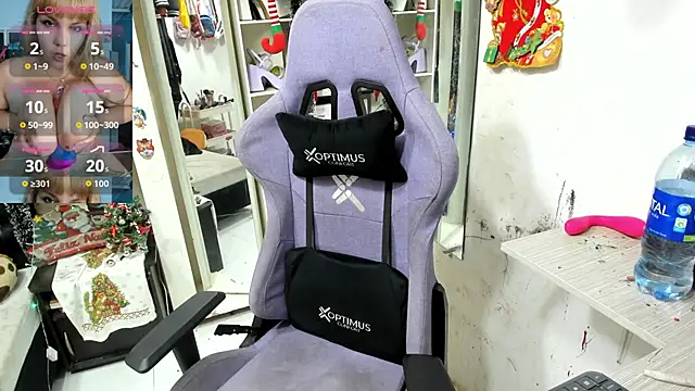 Snapshot of allsson_queen chatting on 23, 11, 2025 allsson queen online show from 23, 11, 2025