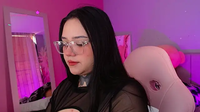 Snapshot of kim_blake chatting on 17, 1, 2025 kim blake online show from 17, 1, 2025