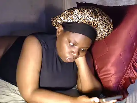 Snapshot of devine_TATAS chatting on 7, 10, 2025 devine TATAS online show from 7, 10, 2025