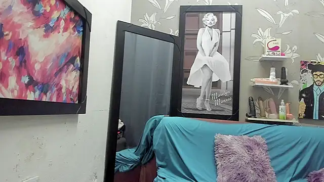 Snapshot of Karen_Bis chatting on 13, 4, 2026 Karen Bis online show from 13, 4, 2026