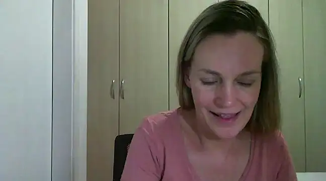 Snapshot of Annylove1 chatting on 11, 3, 2025 Annylove1 online show from 11, 3, 2025