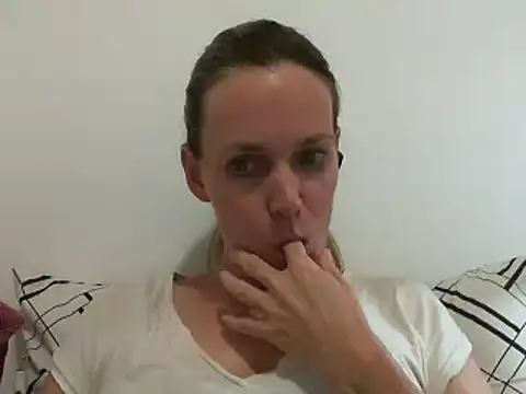 Snapshot of Annylove1 chatting on 19, 3, 2025 Annylove1 online show from 19, 3, 2025