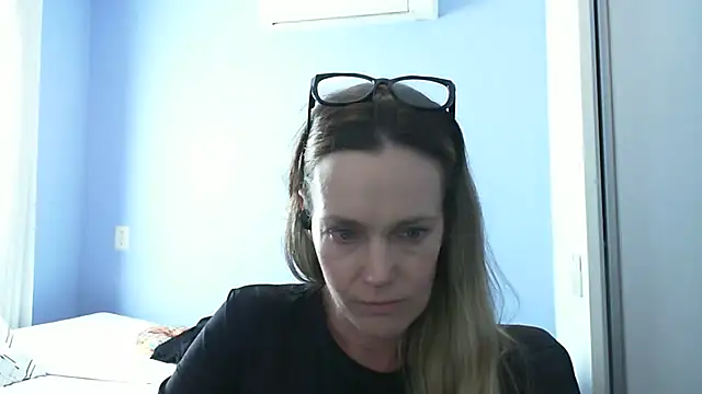 Snapshot of Annylove1 chatting on 14, 9, 2025 Annylove1 online show from 14, 9, 2025