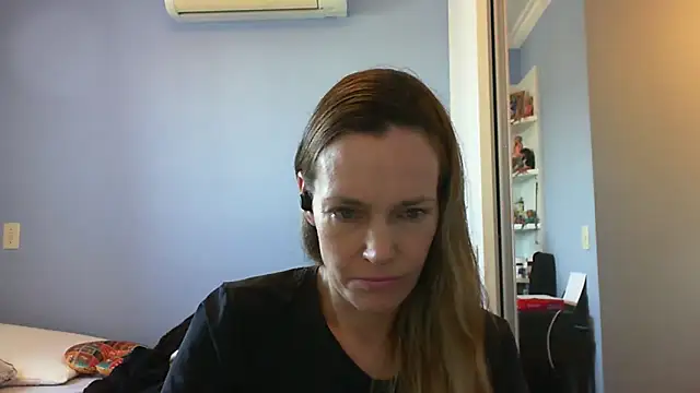 Snapshot of Annylove1 chatting on 19, 9, 2025 Annylove1 online show from 19, 9, 2025