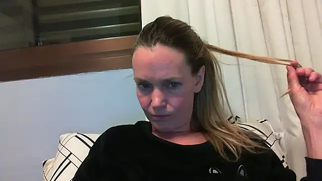 Snapshot of Annylove1 chatting on 29, 9, 2025 Annylove1 online show from 29, 9, 2025