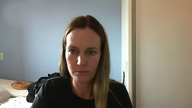 Snapshot of Annylove1 chatting on 15, 10, 2025 Annylove1 online show from 15, 10, 2025