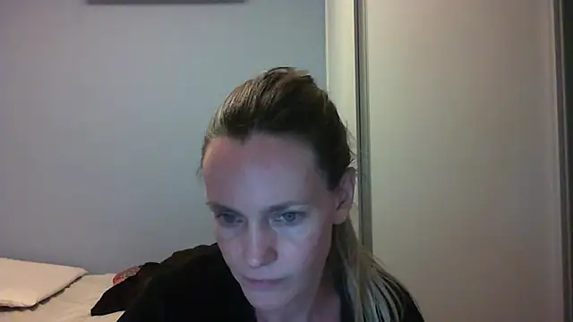 Snapshot of Annylove1 chatting on 20, 10, 2025 Annylove1 online show from 20, 10, 2025