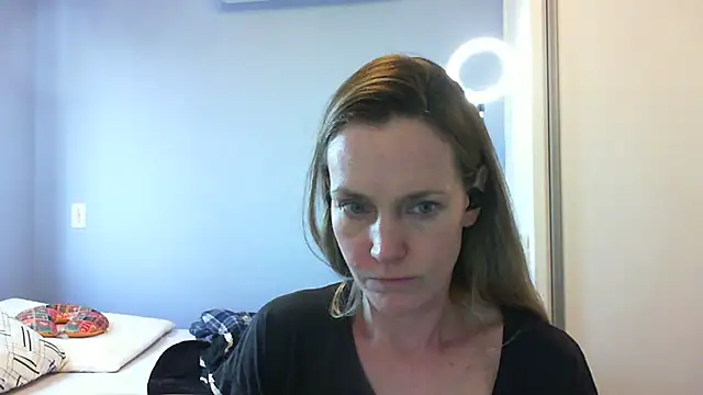 Snapshot of Annylove1 chatting on 27, 10, 2025 Annylove1 online show from 27, 10, 2025