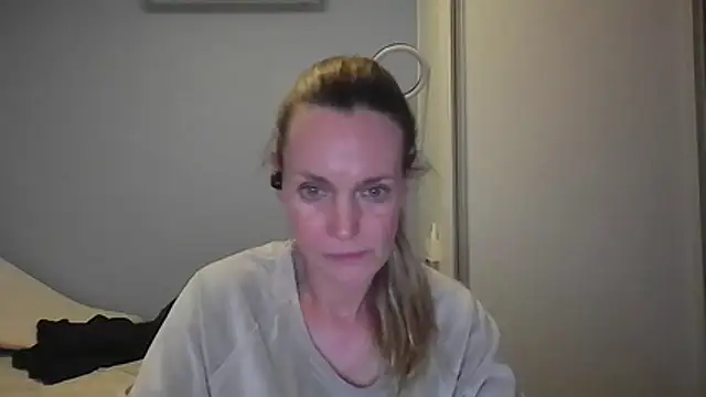 Snapshot of Annylove1 chatting on 23, 11, 2025 Annylove1 online show from 23, 11, 2025