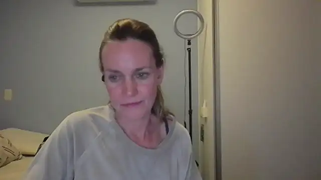 Snapshot of Annylove1 chatting on 27, 11, 2025 Annylove1 online show from 27, 11, 2025