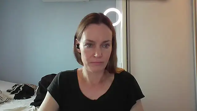 Snapshot of Annylove1 chatting on 2, 12, 2025 Annylove1 online show from 2, 12, 2025