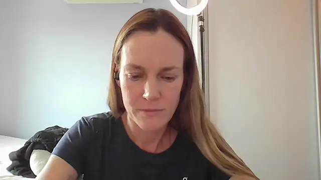 Snapshot of Annylove1 chatting on 5, 12, 2025 Annylove1 online show from 5, 12, 2025