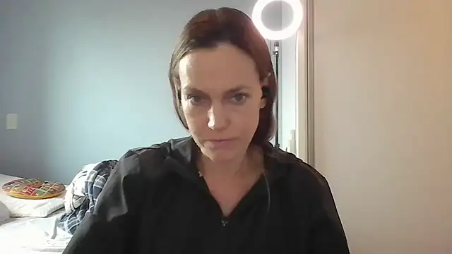 Snapshot of Annylove1 chatting on 18, 12, 2025 Annylove1 online show from 18, 12, 2025