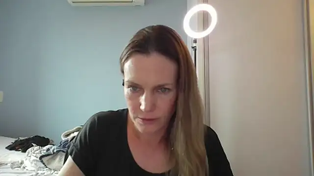 Snapshot of Annylove1 chatting on 19, 12, 2025 Annylove1 online show from 19, 12, 2025