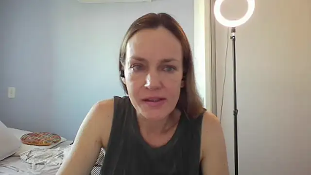 Snapshot of Annylove1 chatting on 23, 12, 2025 Annylove1 online show from 23, 12, 2025