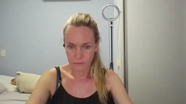 Snapshot of Annylove1 chatting on 12, 1, 2026 Annylove1 online show from 12, 1, 2026