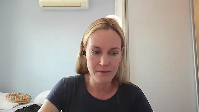 Snapshot of Annylove1 chatting on 12, 1, 2026 Annylove1 online show from 12, 1, 2026