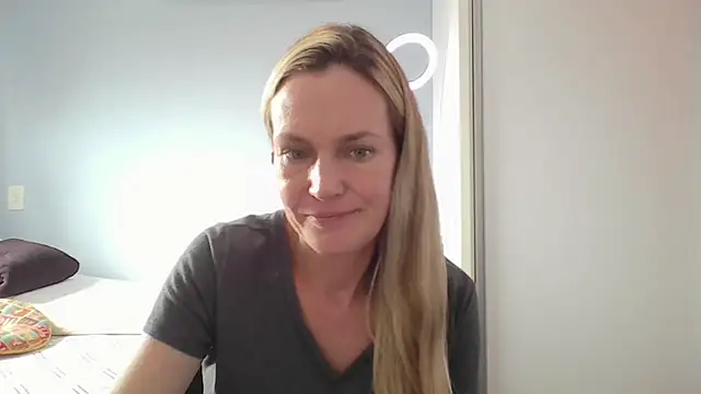 Snapshot of Annylove1 chatting on 4, 2, 2026 Annylove1 online show from 4, 2, 2026