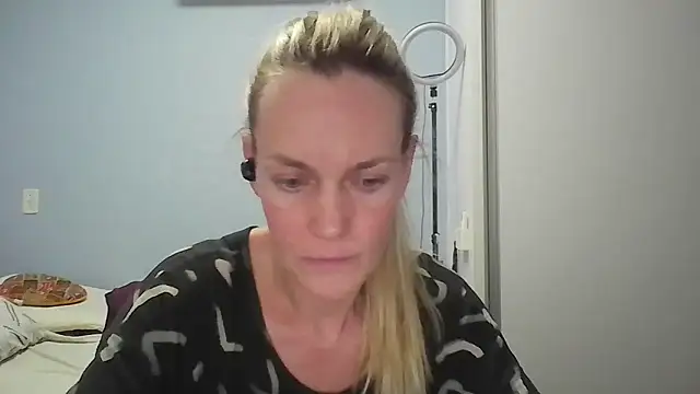 Snapshot of Annylove1 chatting on 7, 2, 2026 Annylove1 online show from 7, 2, 2026