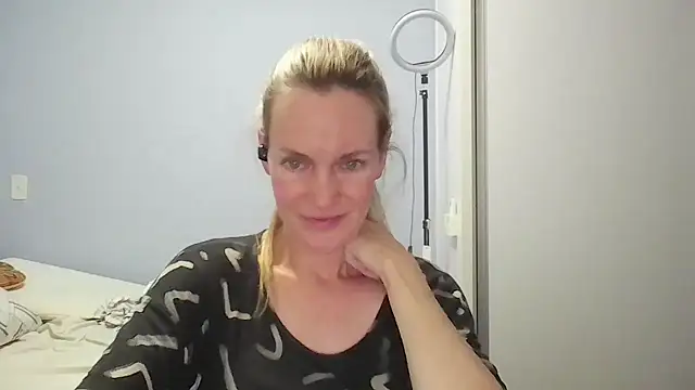 Snapshot of Annylove1 chatting on 9, 2, 2026 Annylove1 online show from 9, 2, 2026