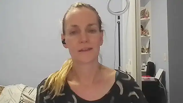 Snapshot of Annylove1 chatting on 11, 2, 2026 Annylove1 online show from 11, 2, 2026