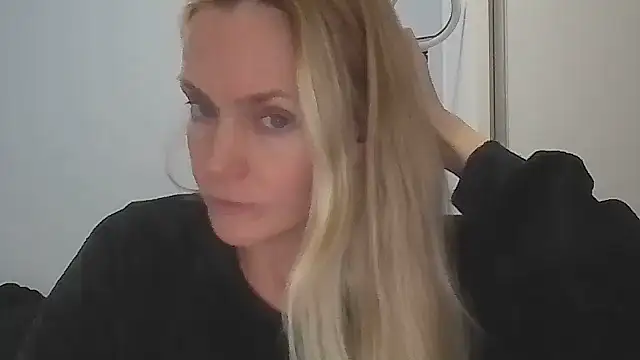 Annylove1 online show from 13, 5, 2026