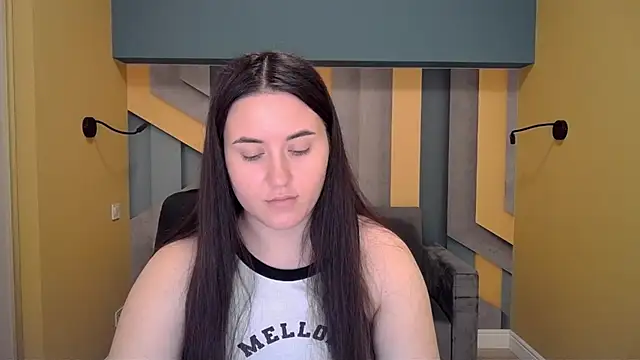 Roxie Bradley online show from 6, 12, 2024