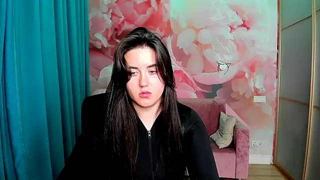 Roxie Bradley online show from 8, 12, 2024